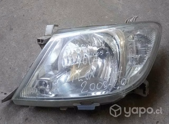Optico izquierdo toyota hilux 09/11