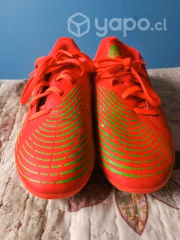 Zapatos de futbol Adidas talla 37.5 nuevos sin uso