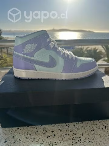 Jordan 1 mid