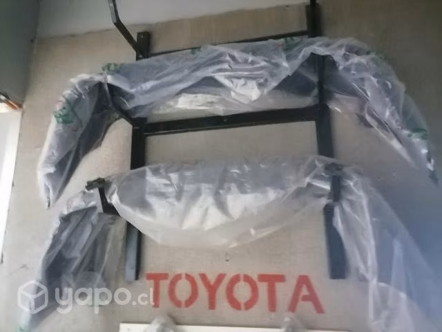 Parachoque trasero yaris echo 2003 al 2005