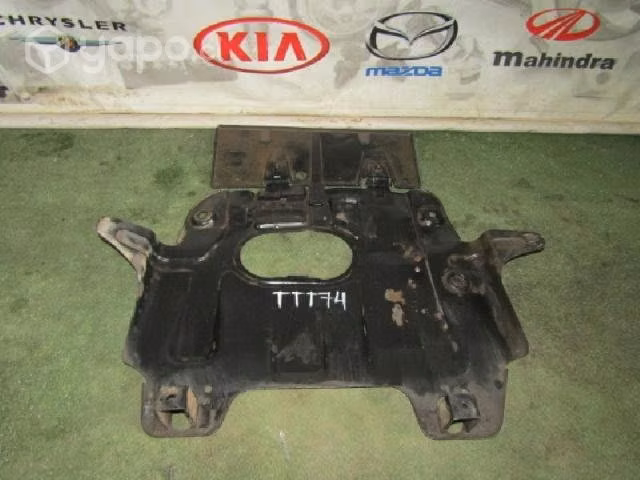 Cubre motor inf. toyota 4runner 2004