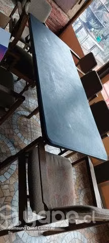 Sillas y mesa