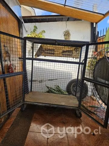 Mueble metálico multifuncional