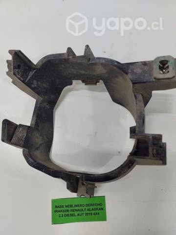 Base Neblinero Derecho (RAK039) Renault Alaskan