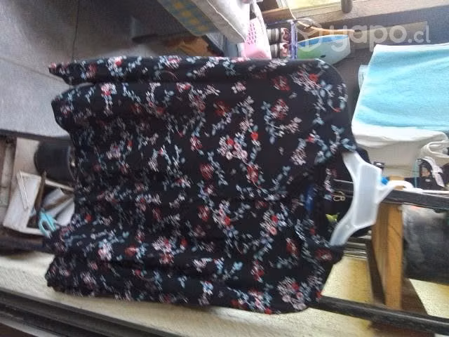 Blusa negra con diseño S