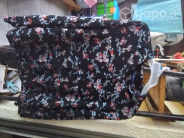 Blusa negra con diseño S - Imagen 2