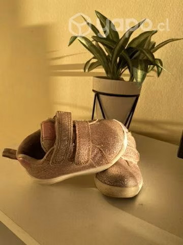 Zapatillas bebé colloky