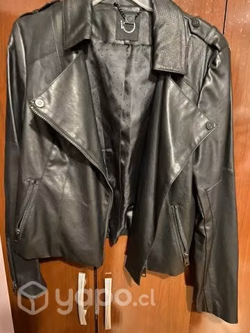 Chaqueta cuero marca IO
