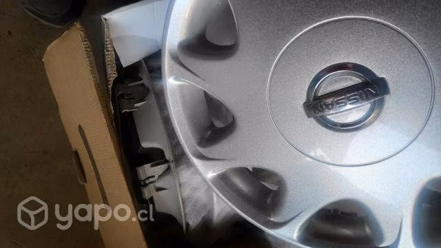 Tapas de rueda Nissan originales - Imagen 3
