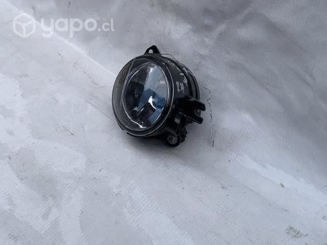Neblinero derecho Volkswagen AMAROK