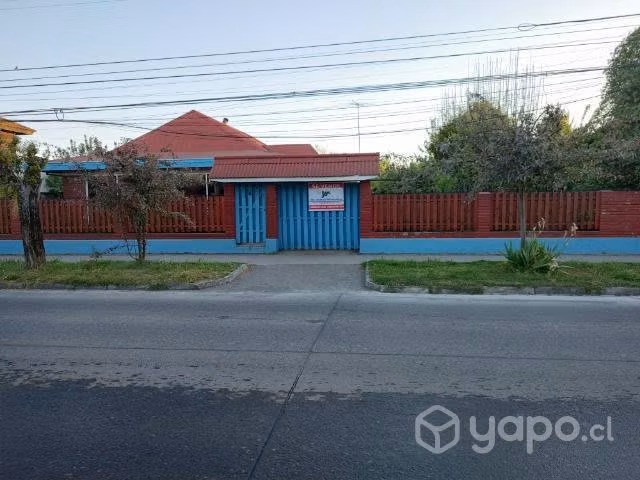 Casa con amplio terreno en el centro de Lautaro - Imagen 2