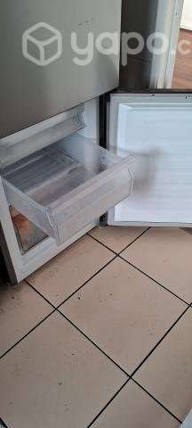Refrigerador Hisense - Imagen 2