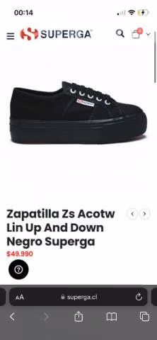 Mochila y zapatillas nuevas