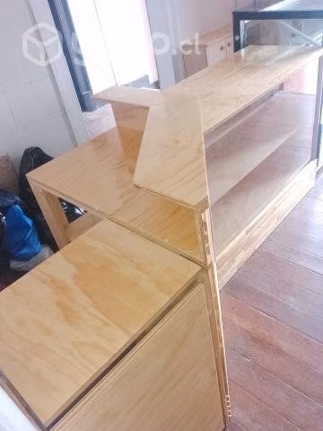 Mobiliario de madera - Imagen 5