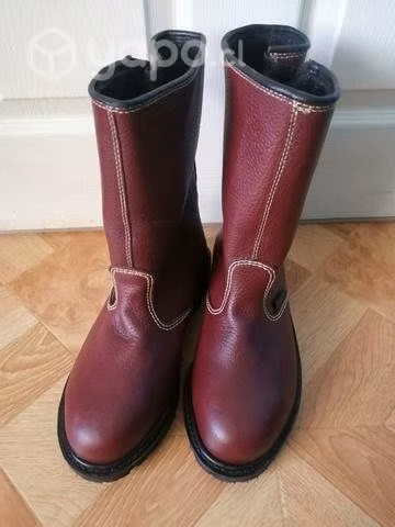 Botas de seguridad nuevas