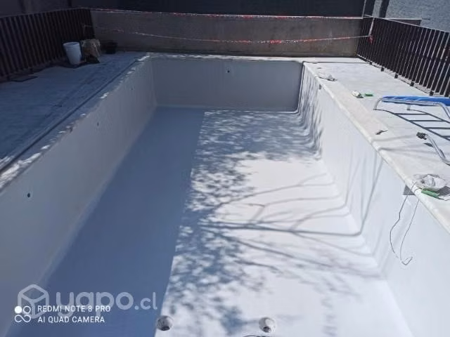 Revestimiento de piscinas en fibra de vidrio