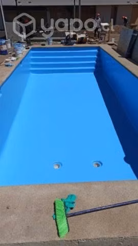Revestimiento de piscinas en fibra de vidrio