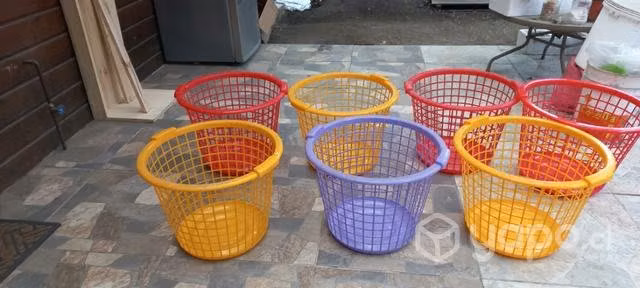 Canastos plásticos