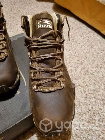 Zapatos de seguridad nuevos