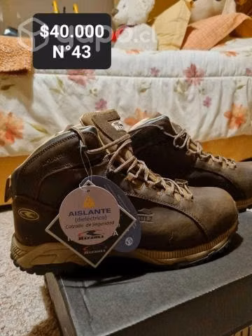 Zapatos de seguridad nuevos