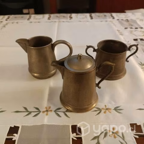 Juego de teteras antiguas para decoración