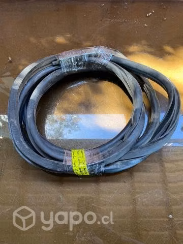 Goma contorno pilar pta del der Nissan Xtrail 2010