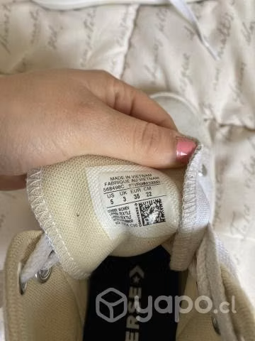 Zapatillas converse casi nuevas viene con su caja