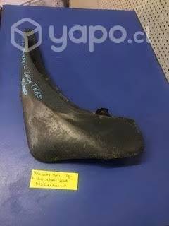 Bota barro trasero izquierdo Nissan Xtrail 2002-11