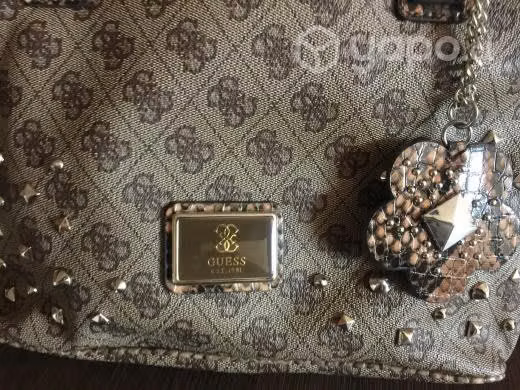 Cartera Guess super buen estado casi sin uso - Imagen 4