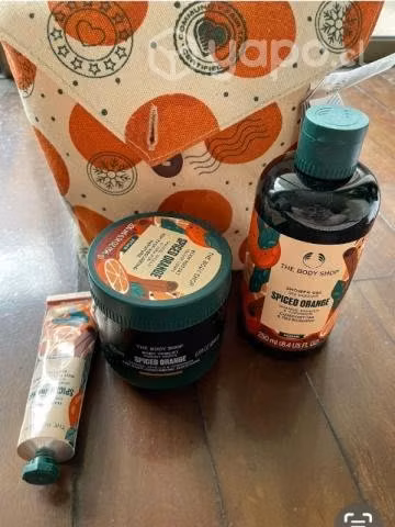 Set Shower Gel , Body Yoghurt y Crema de Manos