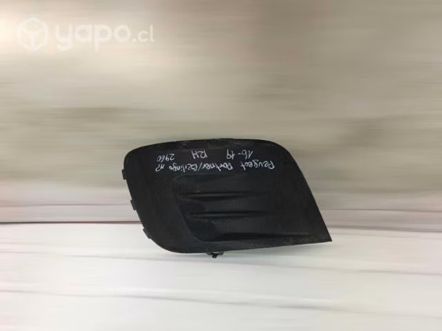 Tapa neblinero rh peugeot patner berlingo 2016