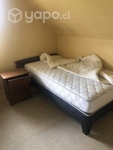 Cama rosen plaza y media con respaldo y velador