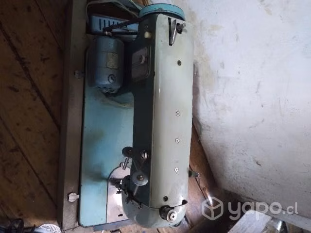 Maquina de coser antigua