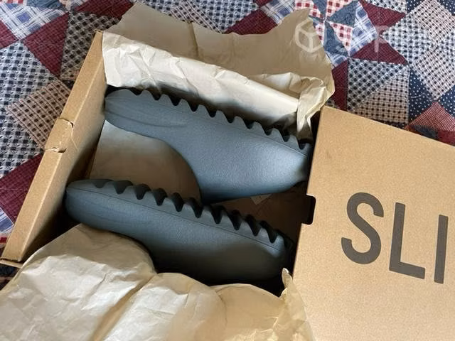 Yeezy Slide slate marine 8us DS