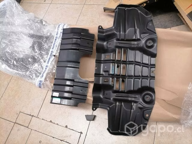 Cubre motor 2 piezas Toyota hilux