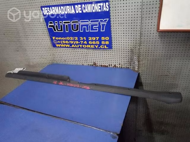 Moldura cubre zocalo der Fiat Strada 2016