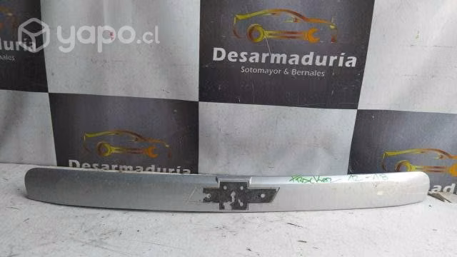 Moldura portalon tracker 2012 a 2018. 2.1