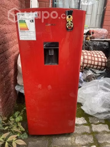 Refrigerador Hisense Rojo