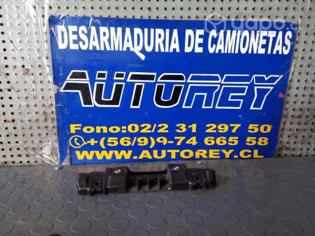Mensula puerta tras Fiat Strada 2018