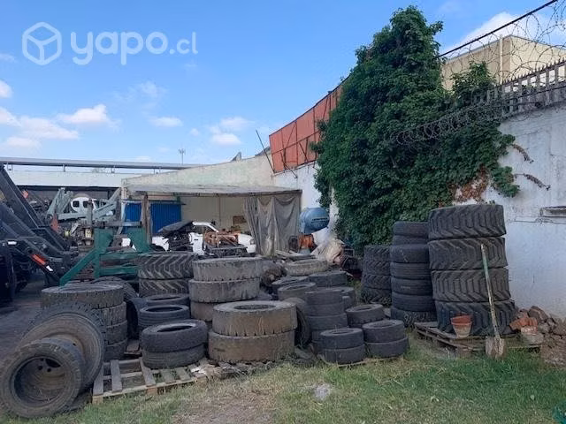 Neumático masiso grua toyota