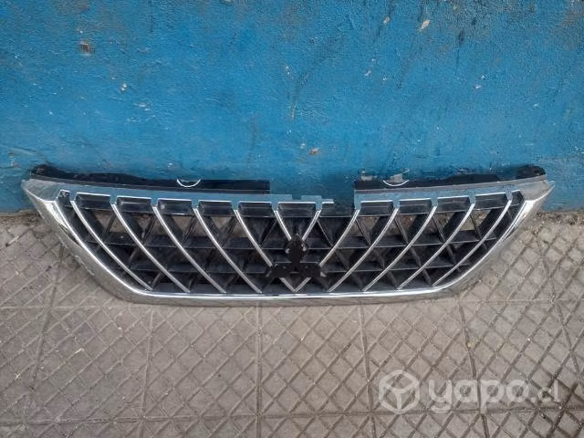Mascara Mitsubishi L
