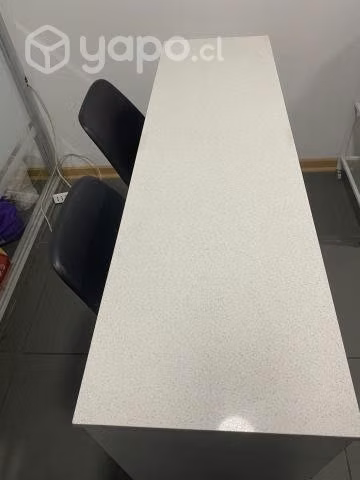 Muebles de peluquería y máquina de agua