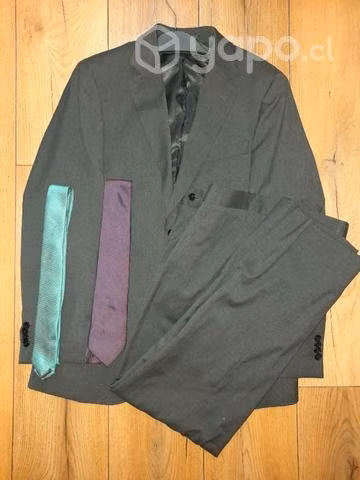 Terno talla 46 Marca Trial