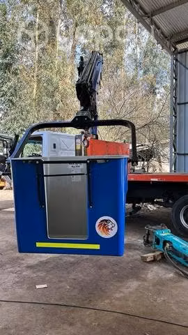 Canasto camion pluma certificado aislado