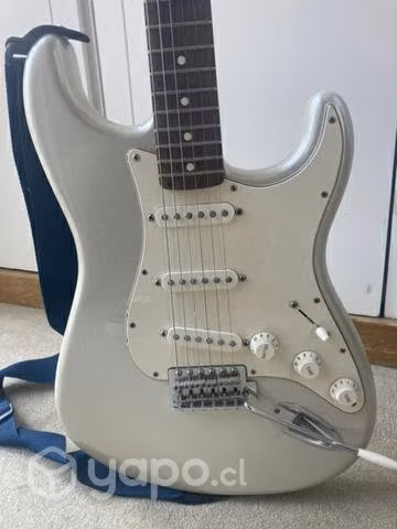 Fender Stratocaster MIM - Imagen 2