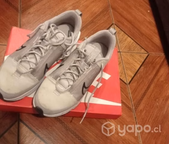 Zapatillas Nike 39 casi nuevas - Imagen 2