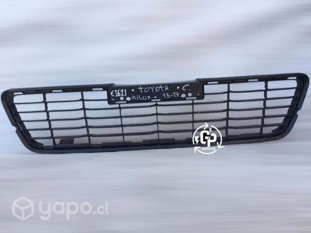 Rejilla inferior toyota hilux 2015-2017