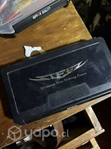 Cajas de pesca y señuelos