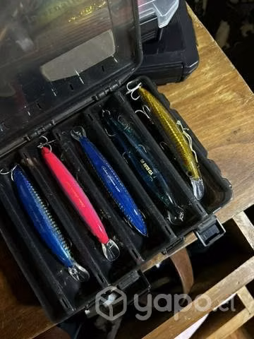 Cajas de pesca y señuelos