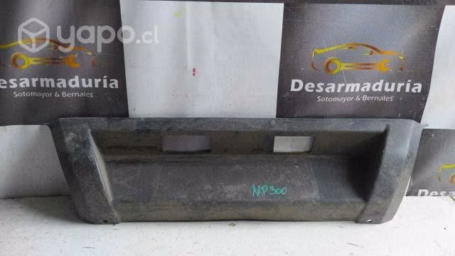 Moldura parachoque trasero np300 2.0